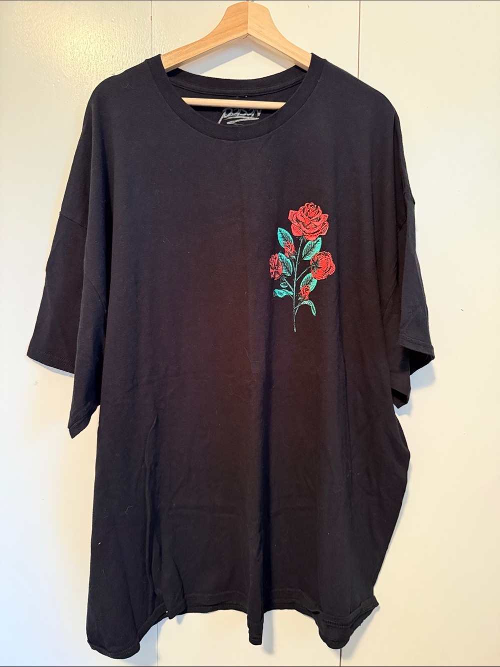 Black Short-Sleeve Tee with Red Rose Graphic 4X Classic Streetwear Comfort